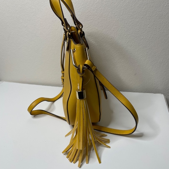 NWT Kelly & Katie Yellow Shoulder Bag - Picture 4 of 4